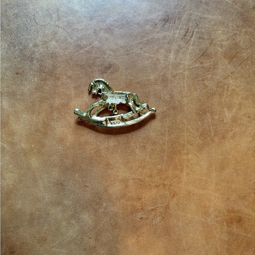Gold Rocking Horse brooch - Picture 2 of 2